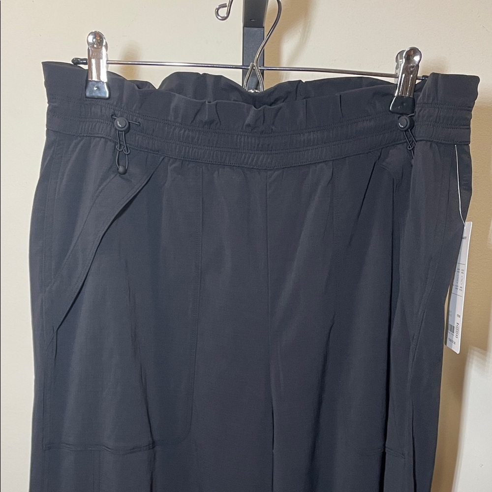 Athleta Women's Elegant Black Wide-Leg Pants - Picture 3 of 9